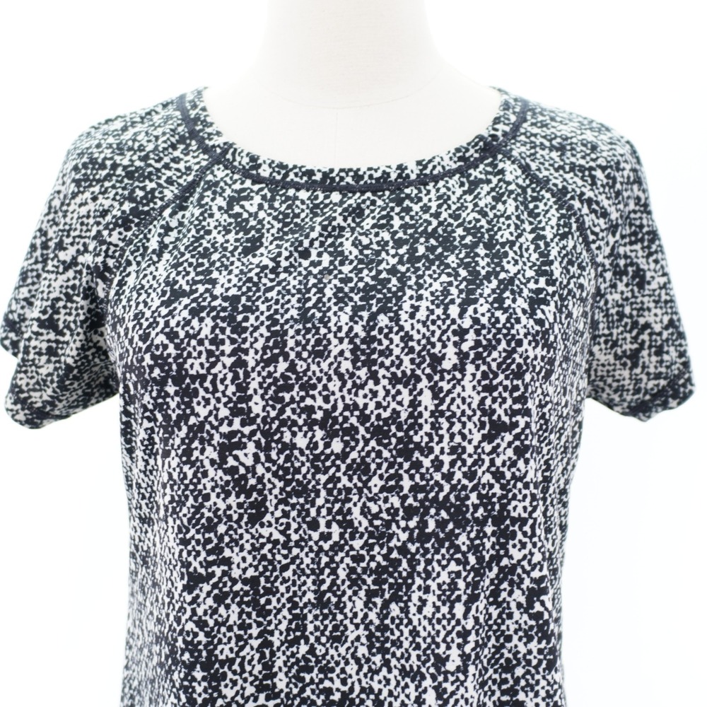T By Talbots UPF 30+ Women's Black White Medium T-Shirt Textured Animal Print